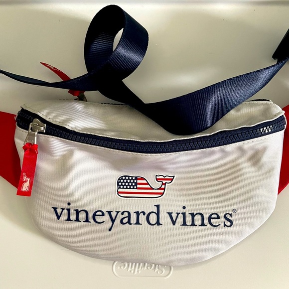 Vineyard Vines Handbags - Vineyard vines Fanny pack